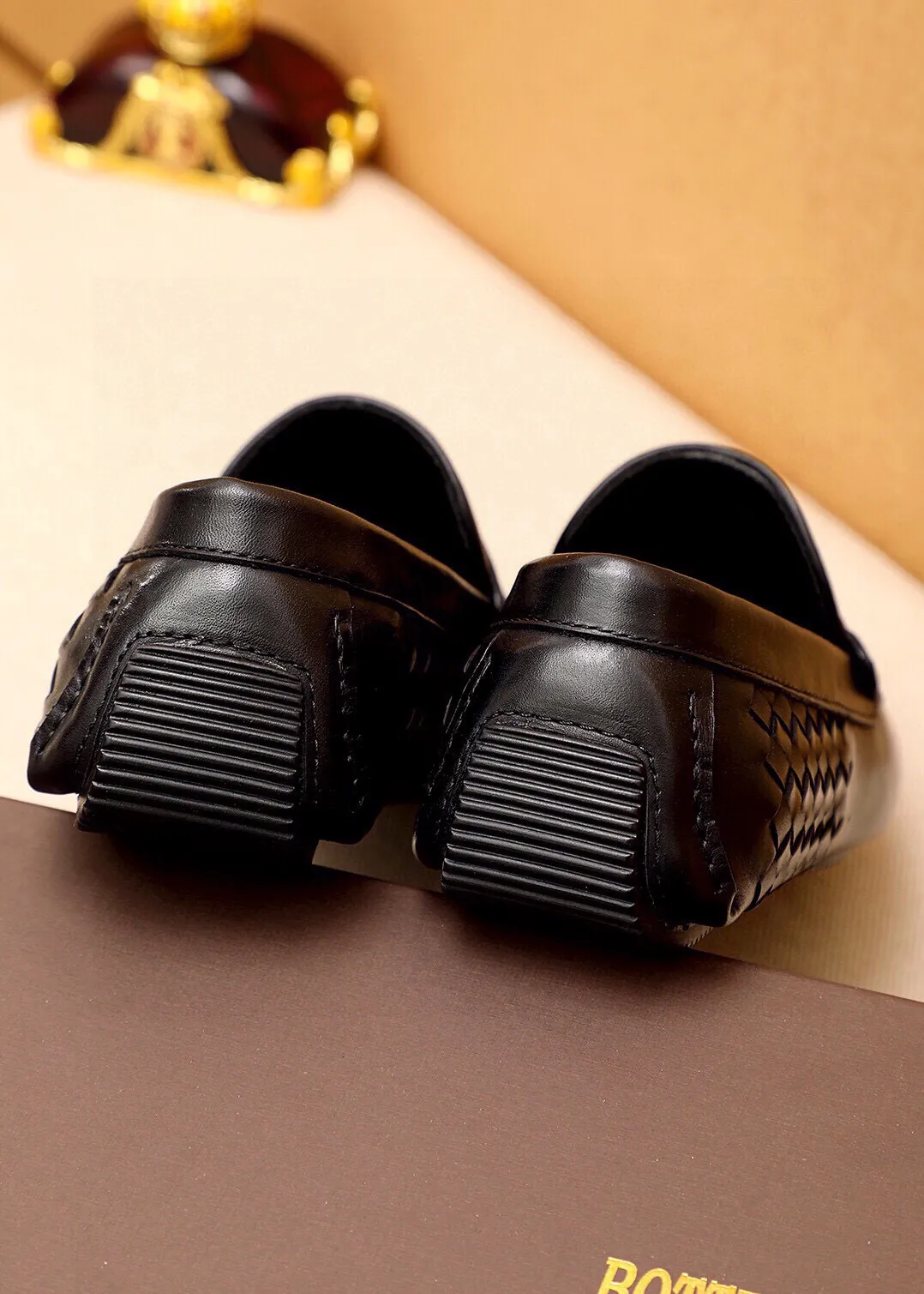 Men's Men's Shoes 💰: 480 💰💐 BV Men's Slip-on Shoes® [BOTTEGA VENETA] Official website counter new model, one-to-one mold opening ⚠Italian calfskin ➕Embossed ➕Cow 🐂 leather lining. Driving slip-ons, available at counters, sizes 38～44 (45🉑️customized)